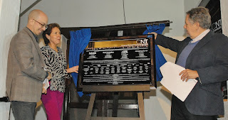 Develación de la placa.jpg