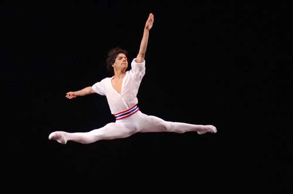 N2-Bailari__n-Isaac-Herna__ndez-se-luce-en-el-Auditorio-1.jpg