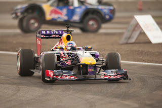 Carlos Sainz y Tavo Vildósola en Autódromo Hermanos Rodríguez_Foto Marcos Ferro.jpg