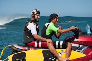 Coco Nogales durante el más reciente swell en Teahupoo_Foto Tim McKenna.jpg