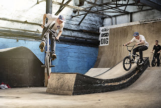 Bruno Hoffmann en BMX Hero Tour_2014_Photo_Rutger Pauw_Red Bull Content Pool.jpg