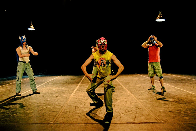 NOSOTROS by MOVING BORDERS FOTO IEVE GONZALEZ 2012 002.jpg
