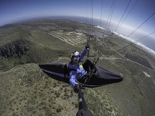 Hernán Pitocco volando parapente durante al Aerothlon Ensenada 2016_Foto_Alfredo Martínez.jpg