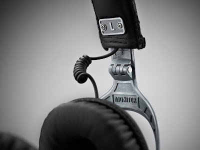 marshall_monitor_steel_rgb_highres_29.jpg