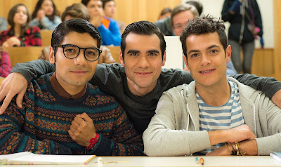 TRES IDIOTAS - 8 .jpg
