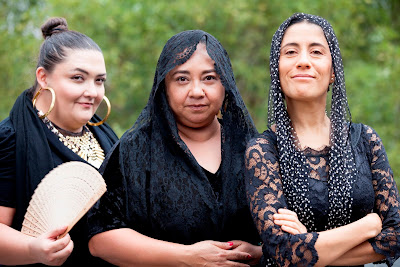Alejandra Ley,Conchi Léon y Montserrat Marañón La Tía Mariela.jpg