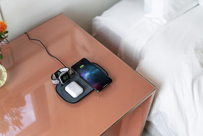 682_12_roc-3in1-charge-pad-airpods-ipxs-watch-nightstand_overhead_2000px....jpg