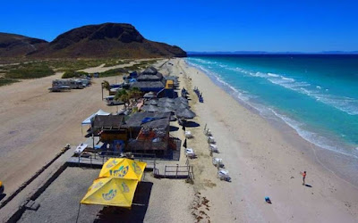Playa El Tecolote.jpg