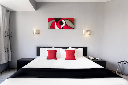 OYO Hotels (1) (1).jpg